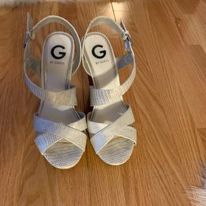 Guess white wedges